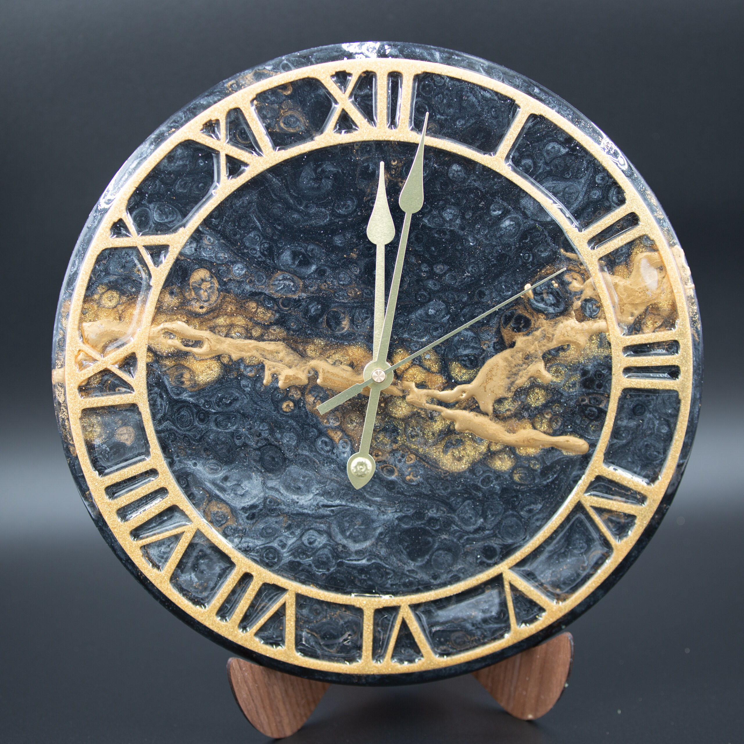 Handcrafted 14-Inch Black & Gold Resin Wall Clock - Art Nouveau Elegance