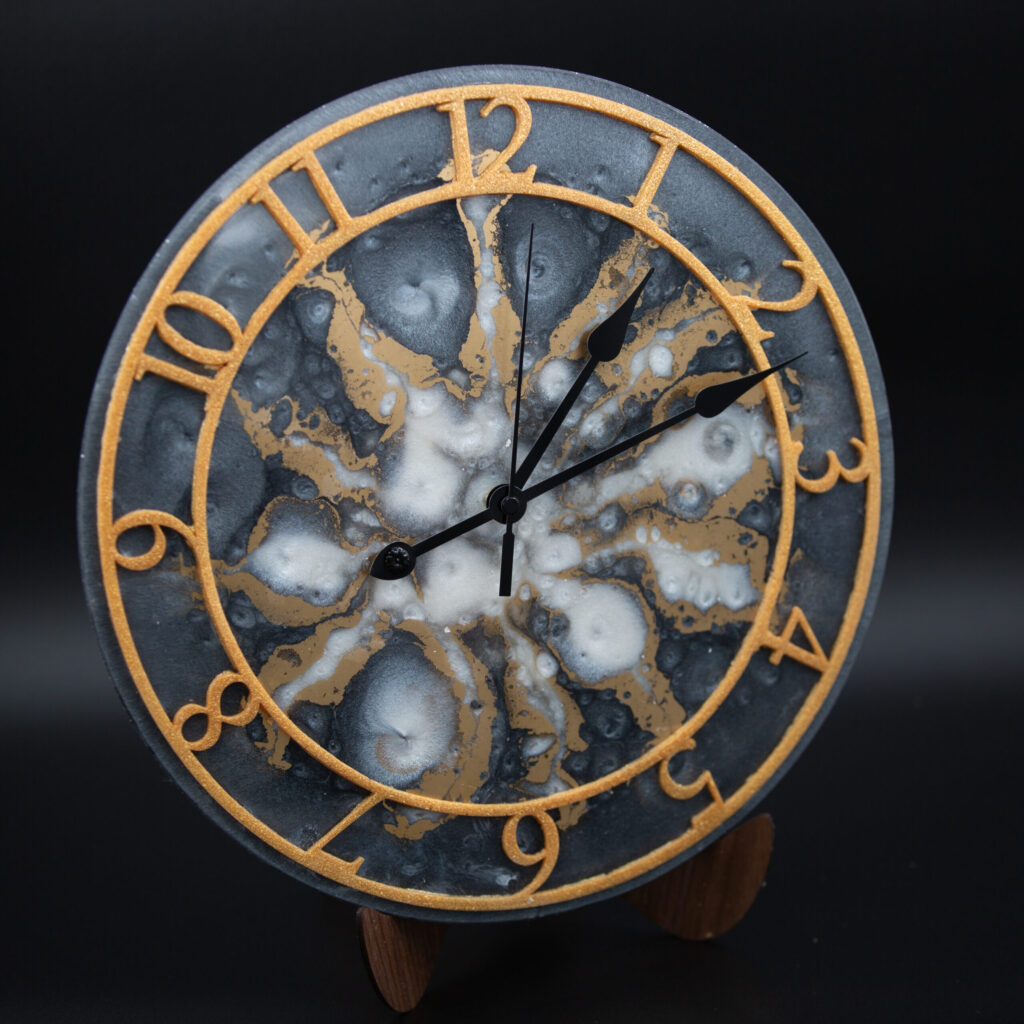 Handcrafted 14-Inch Black and Gold Resin Wall Clock - Art Nouveau Elegance